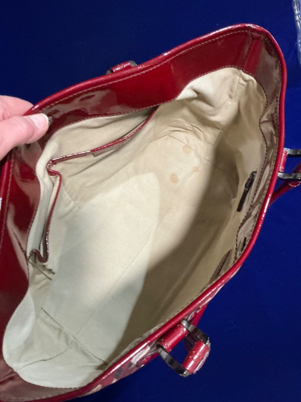 Burberry Ltd Edition Patent Painted Heart Supernova Coated Canvas Nickie Tote - Picture 10 of 10